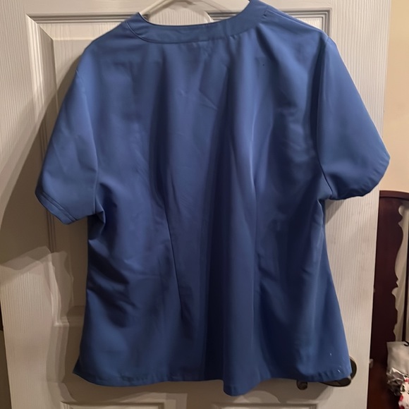Blue Jaanuu scrub top great barely worn condition 1x ceil blue picture too dark - Picture 2 of 2